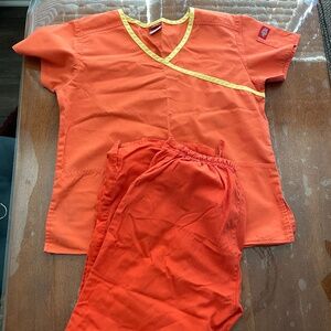 Dickies women's Scrubs, Mock Wrap Orange Top and Pants Size XS